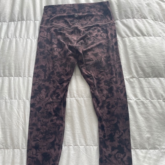 Lululemon Leggings - Size 8 - Picture 2 of 3